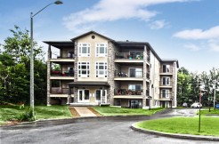 Magnifique condo de luxe disponible Juillet Magnifique condo de luxe disponible Juillet